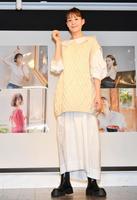 　初めてカレンダーを発売するトリンドル玲奈（撮影・佐々木彰尚）