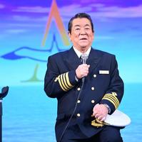 　取材に応じる加山雄三（撮影・高石航平）