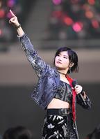 　最後のパフォーマンスを見せる加賀楓（撮影・園田高夫）