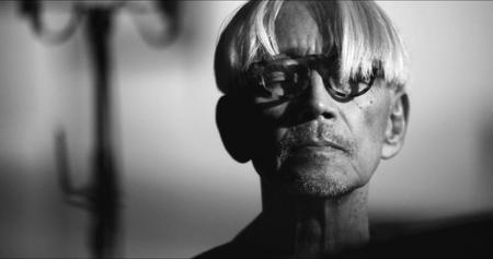 　ソロコンサートを配信した坂本龍一「Ｒｙｕｉｃｈｉ　Ｓａｋａｍｏｔｏ：　Ｐｌａｙｉｎｇ　ｔｈｅ　Ｐｉａｎｏ　２０２２」（Ｃ）２０２２　ＫＡＢ　Ｉｎｃ．