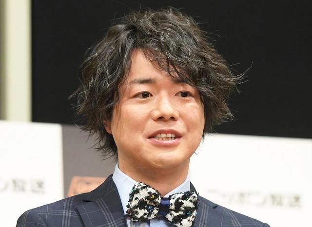 【写真】田中碧＆板倉滉がお茶目にシュウペイポーズ