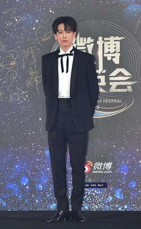 　「ＷＥＩＢＯ　Ａｃｃｏｕｎｔ　Ｆｅｓｔｉｖａｌ　２０２２」で最優秀俳優賞に輝いた佐藤健（撮影・佐々木彰尚）