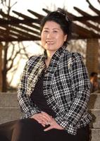 　あき竹城さん=２００５年撮影