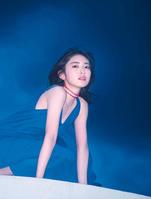 　与論島で妖艶な表情を見せる金村美玖（写真・佐藤佑一）©光文社玖