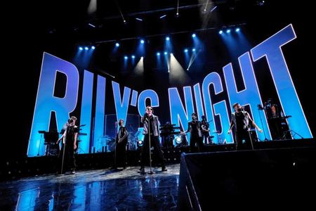 　全国ツアーを完走した今市隆二（中央）