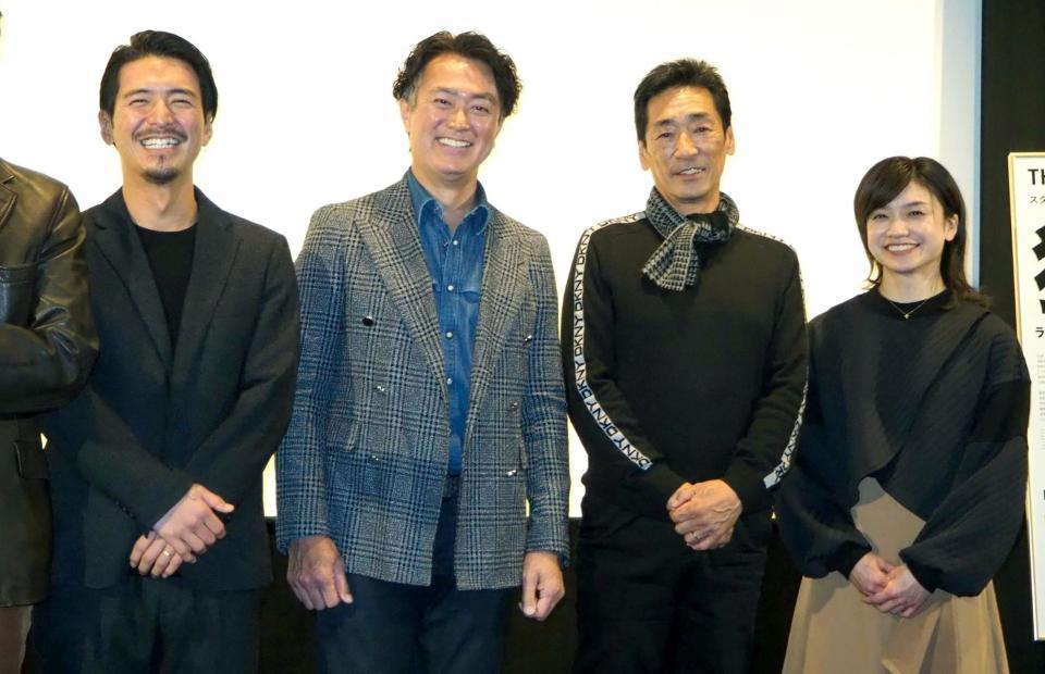 　舞台あいさつに出席した（左から）石田卓也、石黒賢、高橋昌志、藤澤志帆