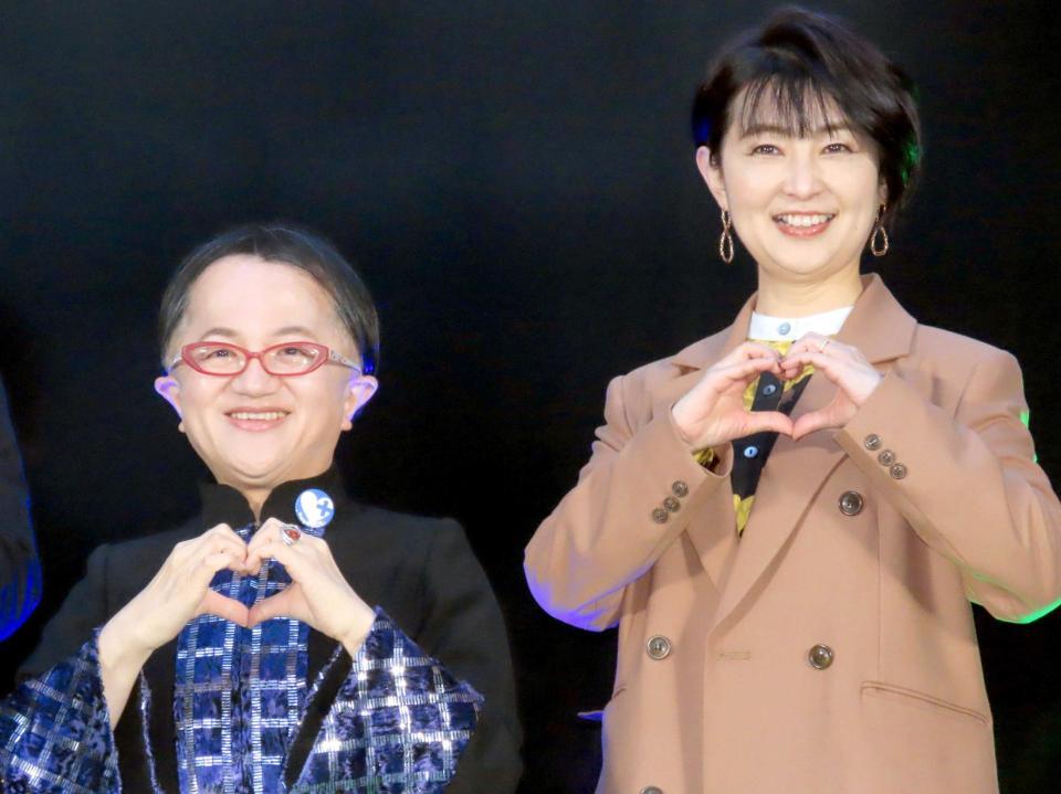 　トークイベントに出席した小島奈津子（右）と米良美一