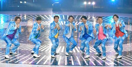 　そろってポーズを決める（左から）酒井一圭、後上翔太、寺門ジモン、有吉弘行、小田井涼平、肥後克広、白川裕二郎（撮影・伊藤笙子）