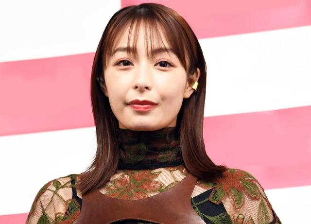 【写真】宇垣美里　セーラー服でＷピースに「可愛すぎて悶絶死」清楚そのもの「これは反則です」