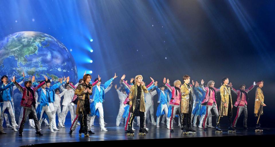 　観客を魅了したＨｉＨｉ　Ｊｅｔｓ、美　少年、少年忍者、ジャニーズＪｒ．のメンバー（撮影・伊藤笙子）