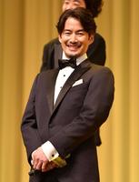 　舞台あいさつで笑顔の竹野内豊（撮影・開出牧）