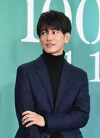 　ドラマ「１００万回言えばよかった」に出演する佐藤健（撮影・佐々木彰尚）