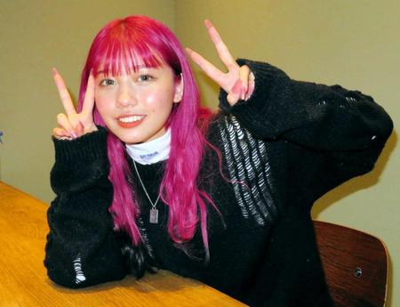 　１０代の代弁者として注目を集める、ひかりんちょ＝都内