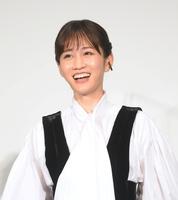 　映画「そして僕は途方に暮れる」公開記念舞台あいさつに登場した前田敦子（撮影・堀内翔）