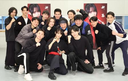 　（前列左から）高橋龍輝、菅井友香、松大航也、（中列同）北野秀気、関隼汰、吉田智則、須藤公一、大津朝陽、伊藤陽光、（後列同）古田龍、大津夕陽、江浦優大、晃平、河本祐貴（撮影・吉澤敬太）