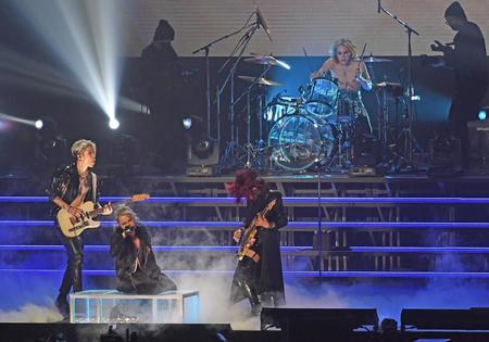 　ＴＨＥ　ＬＡＳＴ　ＲＯＣＫＳＴＡＲＳの（左から）ＭＩＹＡＶＩ、ＨＹＤＥ、ＳＵＧＩＺＯ、ＹＯＳＨＩＫＩ（撮影・三好信也）