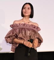　登壇した中谷美紀（撮影・棚橋慶太）