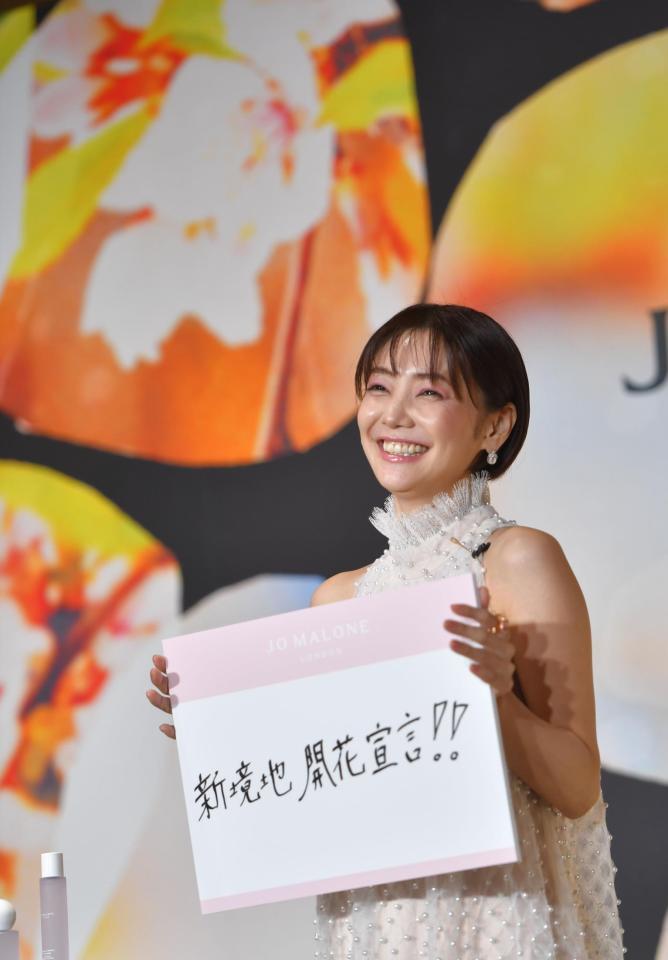 　笑顔で新境地開花宣言をする倉科カナ（撮影・西岡正）