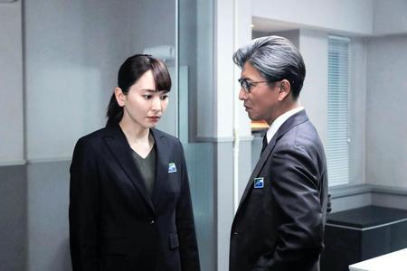 　（左から）新垣結衣、木村拓哉