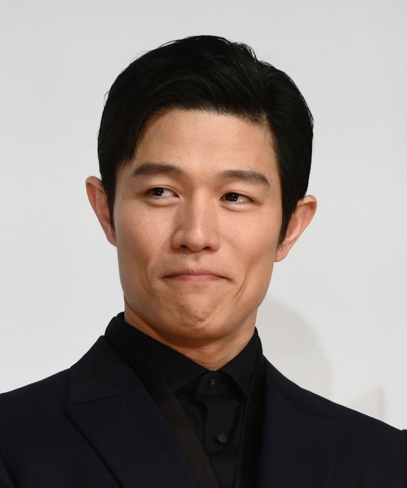 　映画「エゴイスト」公開記念舞台あいさつに登場した鈴木亮平（撮影・堀内翔）