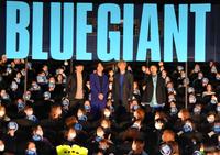 　初日舞台あいさつに登場した（左から）立川謙監督、間宮祥太朗、山田裕貴、岡山天音＝ＴＯＨＯシネマズ日比谷