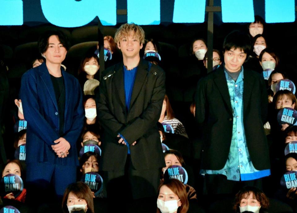 　初日舞台あいさつに登場した（左から）間宮祥太朗、山田裕貴、岡山天音