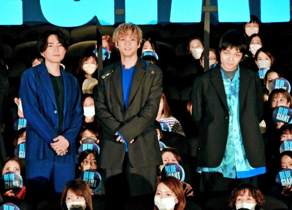 　初日舞台あいさつに登場した（左から）間宮祥太朗、山田裕貴、岡山天音