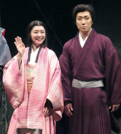 　夫婦役で共演する倉科カナ（左）と早乙女太一