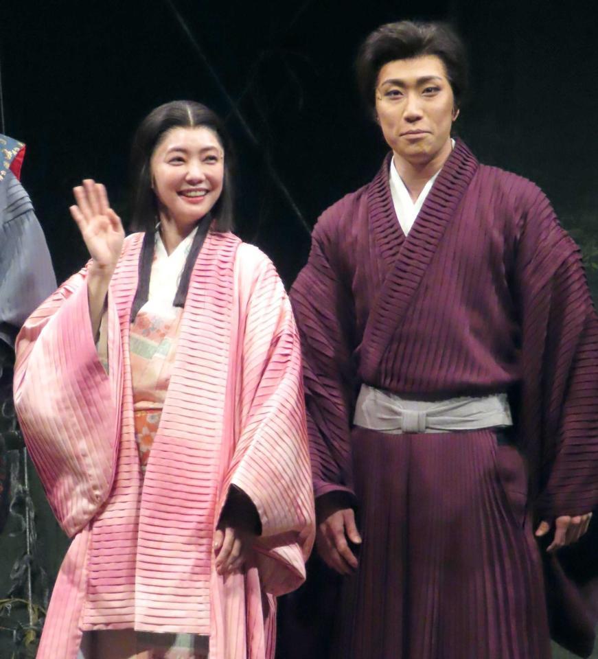 　夫婦役で共演する倉科カナ（左）と早乙女太一