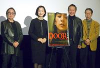 　舞台あいさつを行った（左から）高橋伴明監督、高橋惠子、堤大二郎、下元史朗