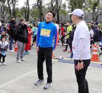 　大阪マラソンを完走した毎日放送・河田直也アナウンサー