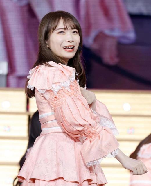 乃木坂・秋元真夏、卒業コンサート「最高に幸せでした」と涙 異例の