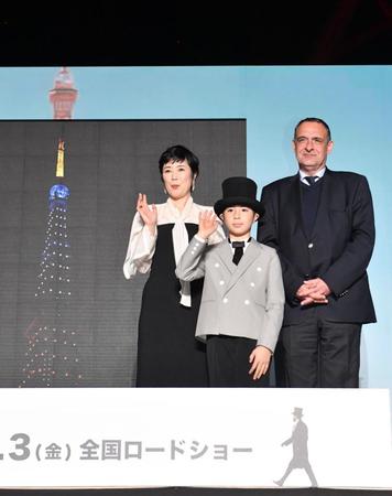 　東京タワーの点灯式に登場した（左から）寺島しのぶ、寺嶋眞秀、フィリップ・セトン駐日フランス大使（撮影・佐々木彰尚）