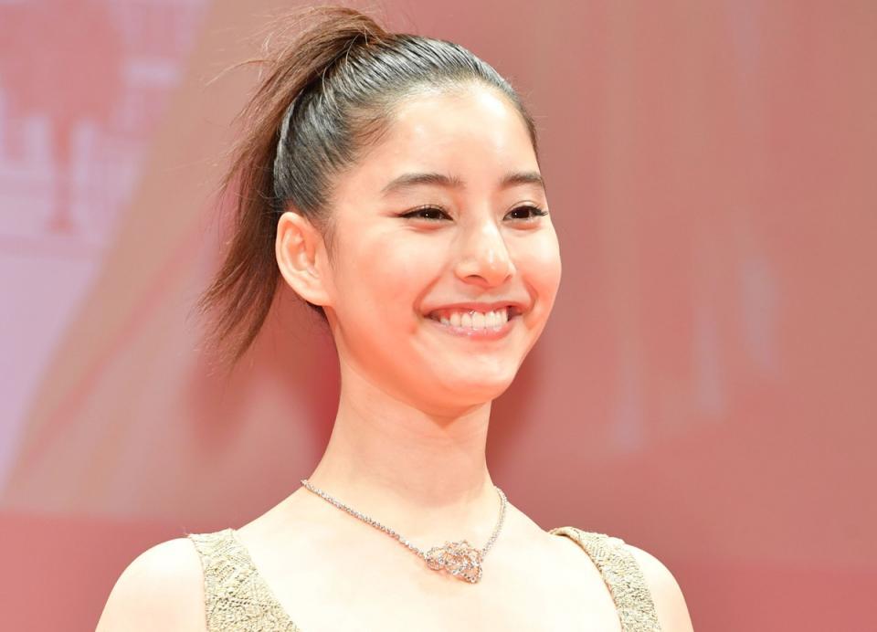 　新木優子