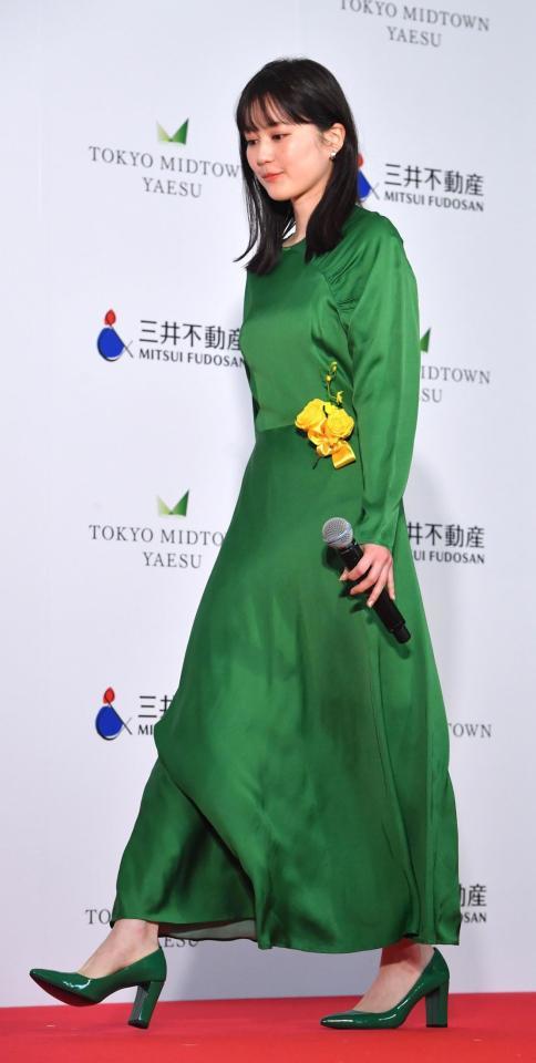 　「東京ミッドタウン八重洲」のグランドオープンセレモニーに登場した生田絵梨花（撮影・佐々木彰尚）