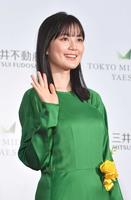 　緑のワンピース姿で登場した生田絵梨花