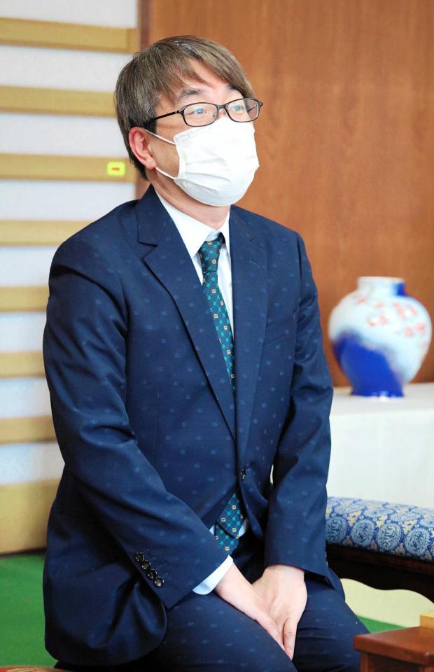 　前日検分を行った羽生善治九段（日本将棋連盟提供）