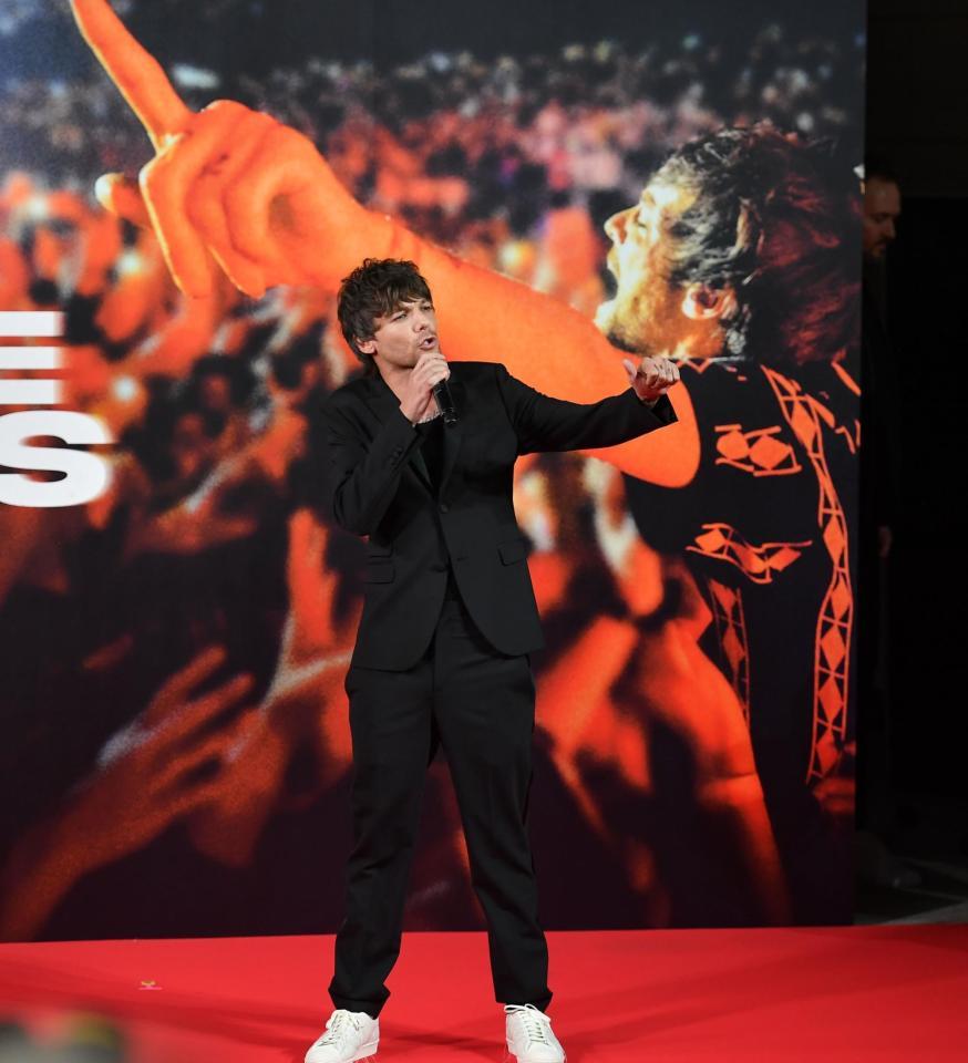 　レッドカーペットに登場したルイ・トムリンソン（撮影・開出牧）