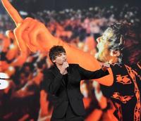 　レッドカーペットに登場したルイ・トムリンソン（撮影・開出牧）