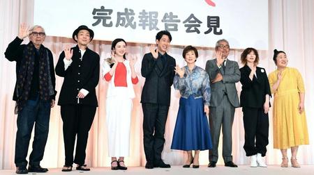 　（左から）山田洋次監督、宮藤官九郎、永野芽郁、大泉洋、吉永小百合、寺尾聰、ＹＯＵ、枝元萌