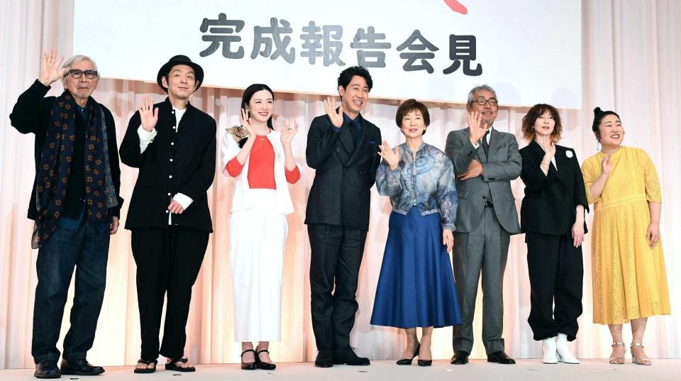 　（左から）山田洋次監督、宮藤官九郎、永野芽郁、大泉洋、吉永小百合、寺尾聰、ＹＯＵ、枝元萌