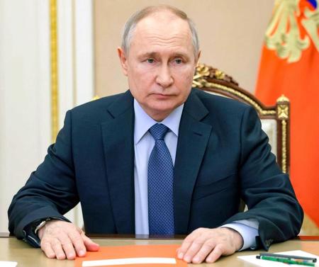 　１７日、会議に出席するロシアのプーチン大統領（ＡＰ＝共同）