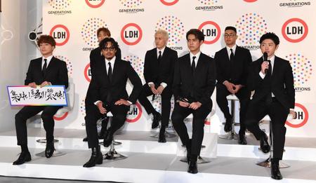 活動報告をするＧＥＮＥＲＡＴＩＯＮＳの（前列左から）白濱亜嵐、数原龍友、片寄涼太、佐野玲於。（後列左から）小森隼、中務裕太、関口メンディー＝東京・Ａｍａｚｏｎ　Ｍｕｓｉｃ　Ｓｔｕｄｉｏ　Ｔｏｋｙｏ（撮影・佐々木彰尚）