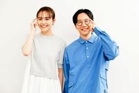 　「３年ＶＲ組」に出演する松井愛莉（左）と前原滉