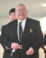 　お別れの会に参列した松村邦洋（撮影・出月俊成）