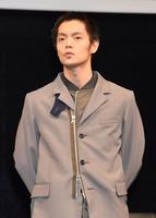 　製作発表に登場した窪田正孝（撮影・佐々木彰尚）