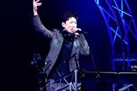 　ＥＸＰＧ高等学院入学式でパフォーマンスを披露するＥＸＩＬＥ　ＭＡＫＩＤＡＩ