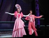 　藍羽ひより（左）、稀惺かずと