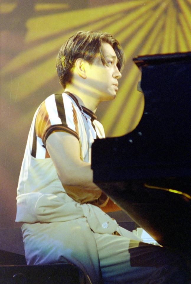 　武道館でピアノソロを披露＝１９９２年２月撮影