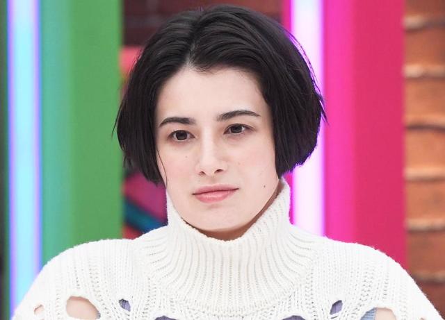 【写真】本気のホラン千秋　久々に前髪作ったら「誰？」「デミ・ムーア」の声